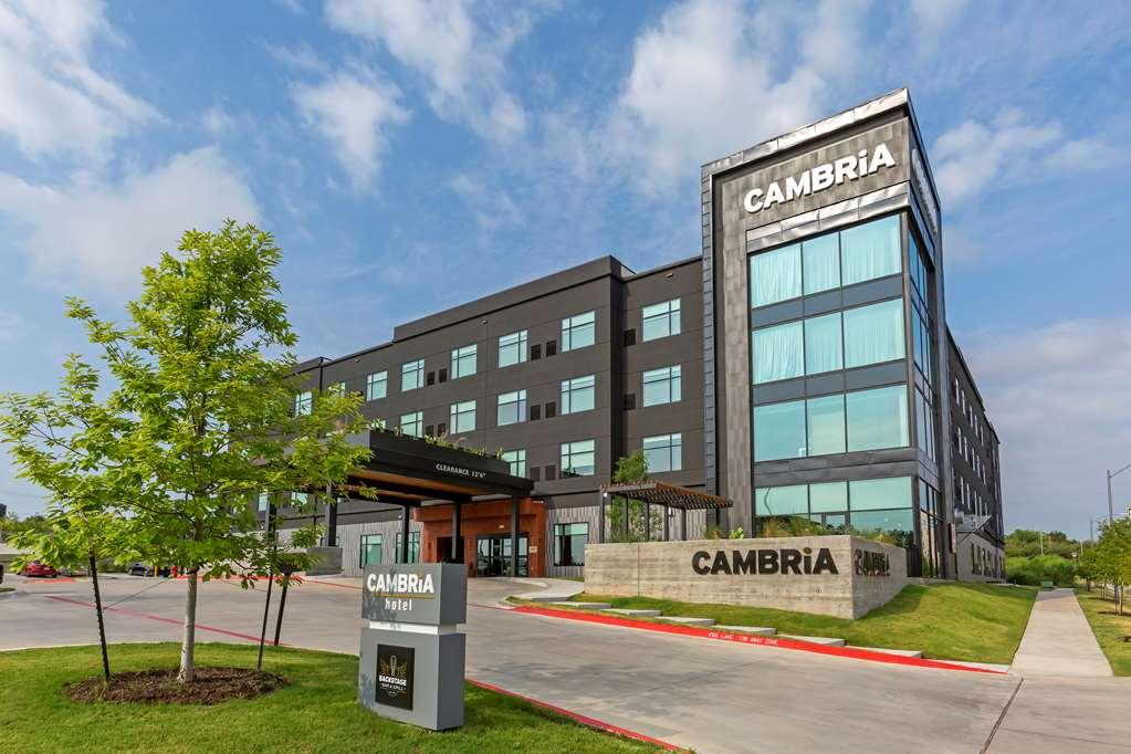 Cambria Hotel Austin Airport Esterno foto