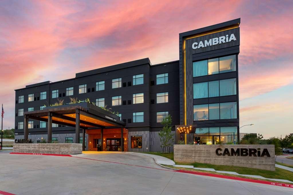 Cambria Hotel Austin Airport Amenities foto